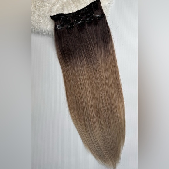 Human hair blend 24 In Balayage Blonde Hair Extensions Clip in Set - Picture 7 of 9